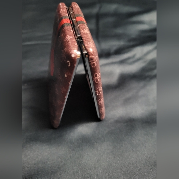 Compact Mirror with Red Rose Design - Picture 4 of 5